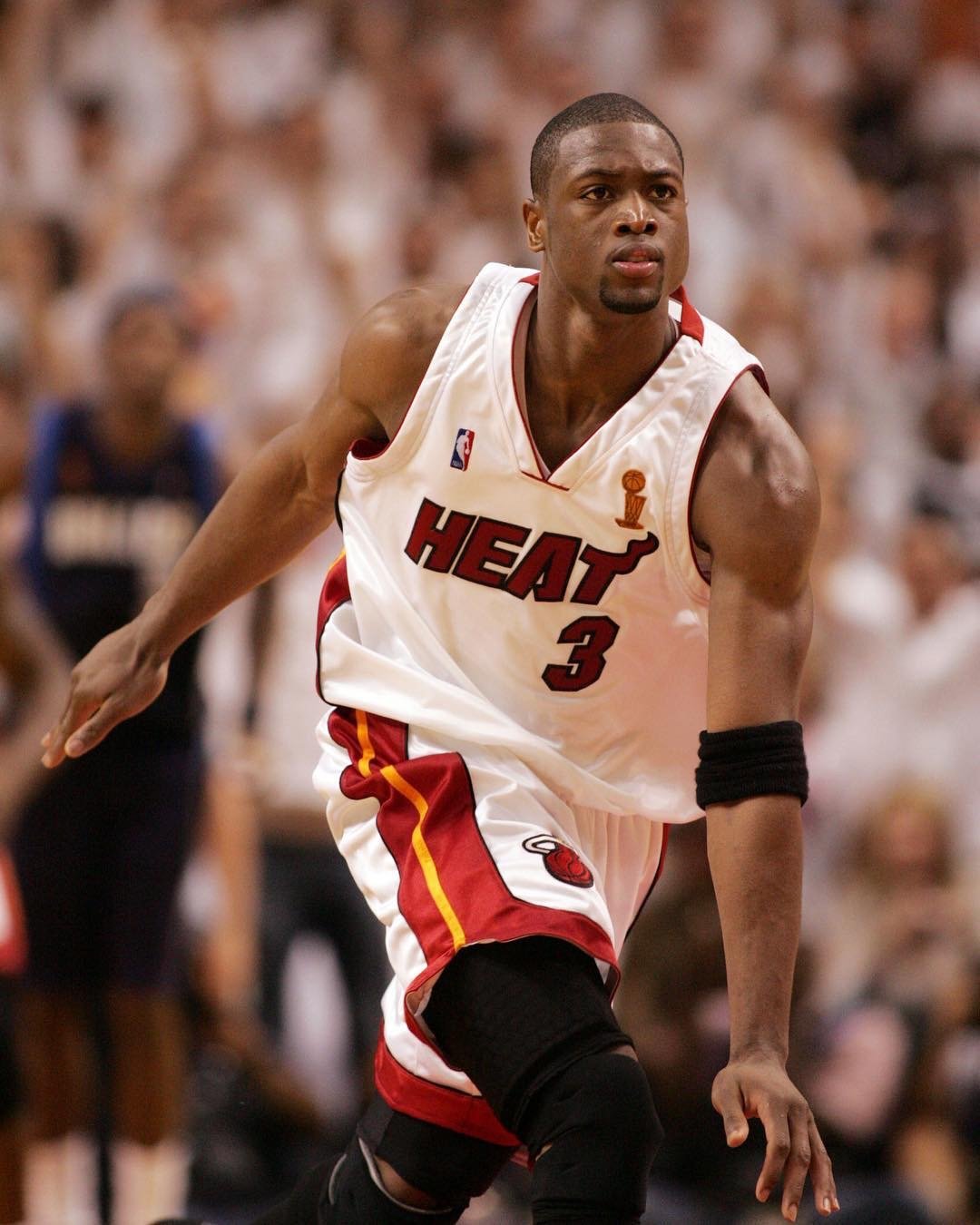 凯恩加盟拜仁后欧冠30场24球，同期仅有姆巴佩进球数与他持平（加盟拜仁后，凯恩欧冠30战轰入24球，同期仅姆巴佩可与之并列）