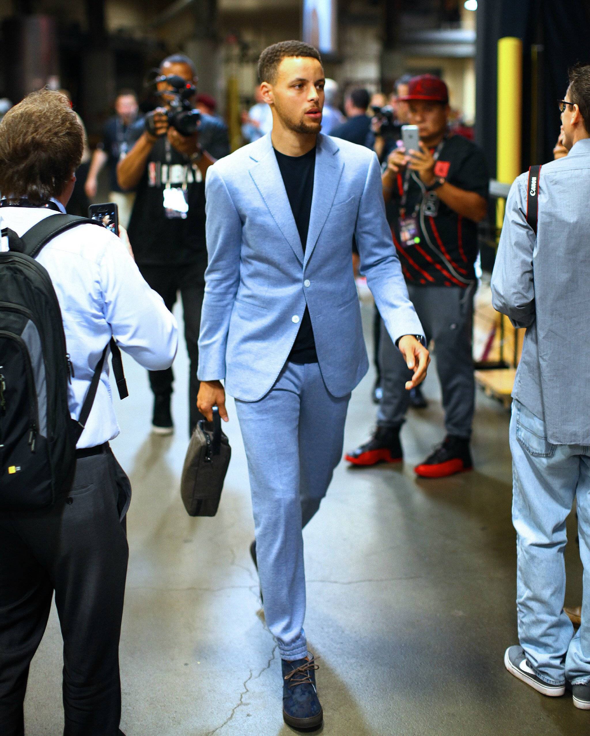 2025／26赛季英超：瓜迪奥拉因个人原因缺席对阵水晶宫的赛前发布会（2025／26英超：瓜迪奥拉因私事缺席战水晶宫赛前发布会）