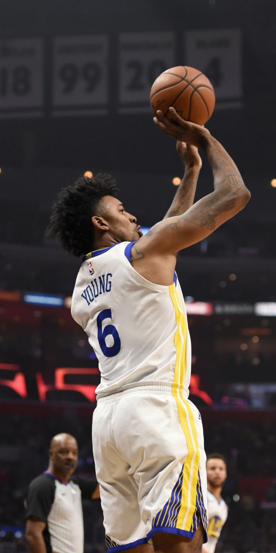 与此同时（同一时刻）