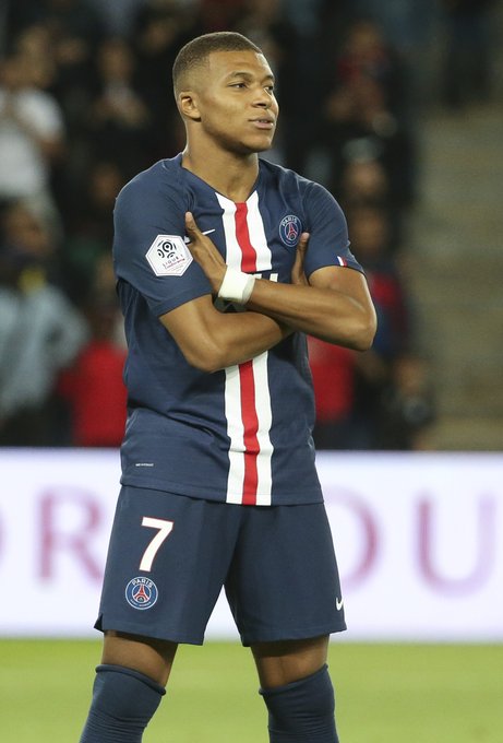 经纪人：当年尼斯管理层“绑架”了埃弗拉，想强行卖他去巴萨（经纪人称尼斯高层曾以“绑架”手段逼埃弗拉转会巴萨）