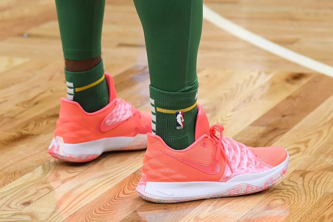 罗马诺：曼城在关注费耶诺德右后卫里德，拜仁也对他有意（罗马诺：曼城考察费耶诺德右后卫里德，拜仁同样感兴趣）