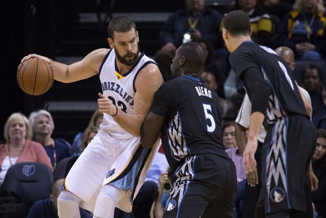 詹姆斯谈与狄龙冲突：没什么就是竞争，但我们笑到了最后（詹姆斯回应与狄龙冲突：只是竞争较量，最终笑的是我们）