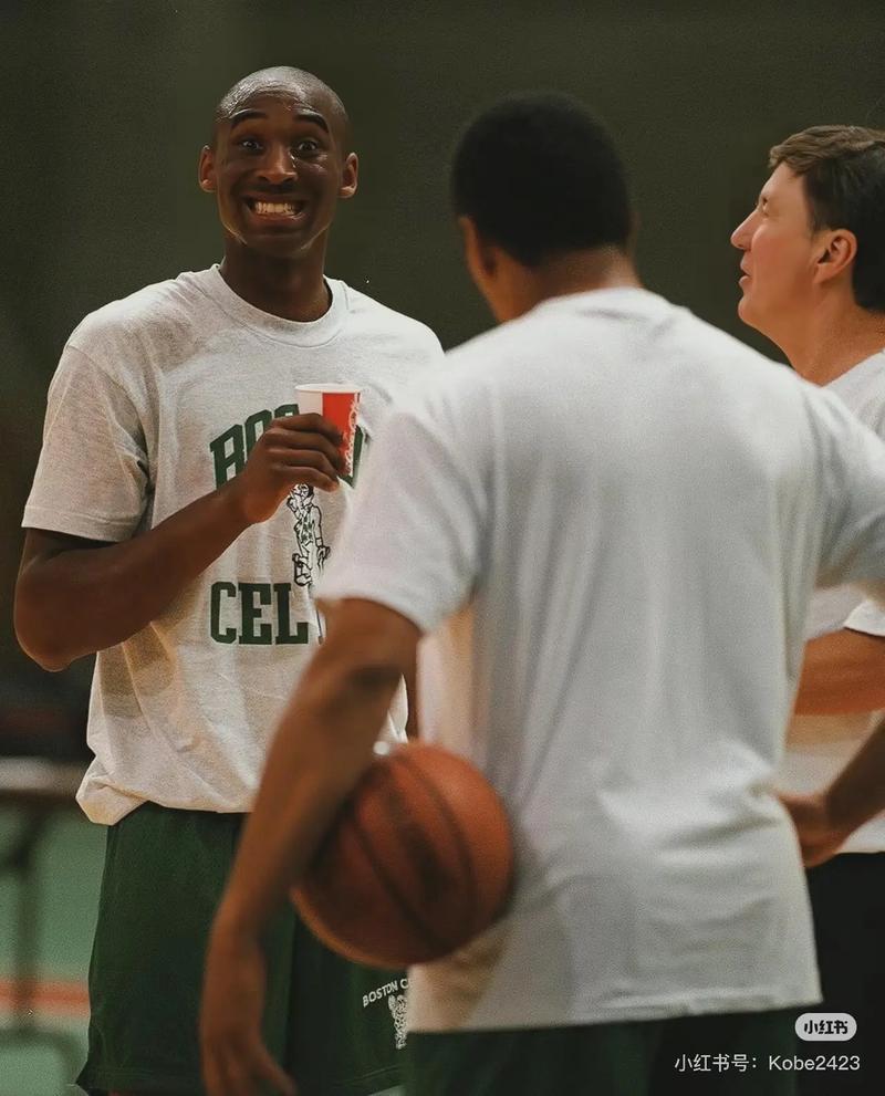 切尔西客战亚特兰大首发：内托、卢克曼出战，佩德罗先发（切尔西客场对阵亚特兰大首发出炉：佩德罗首发，内托与卢克曼在列）