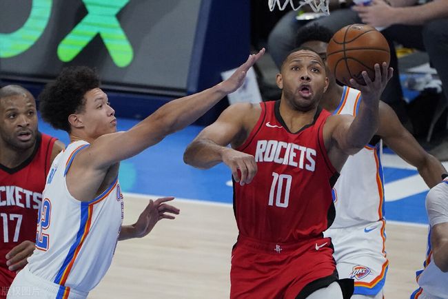 阿方索参加了拜仁的完整合练，德媒：对葡体时他可能短暂出场（阿方索已参加拜仁全队合练，德媒称战葡体或短暂登场）