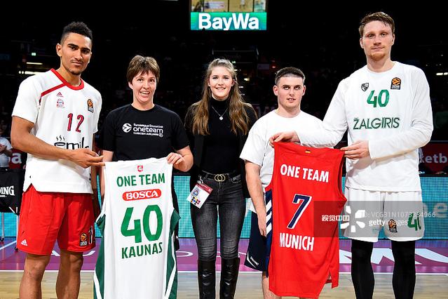 状态良好！湖人虽落败，但是詹姆斯三项数据全场最佳（虽败犹荣：湖人惜败，詹姆斯三项数据领跑全场）