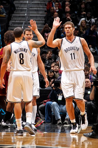 卢尼今日重返勇士主场，现场球迷将获赠一枚印有卢尼卡通照的徽章（卢尼今日回归勇士主场，现场派送卢尼卡通头像徽章）